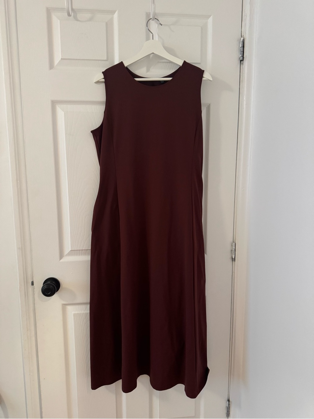 BNWOT - Uniqlo AIRism Sleeveless Dress in Burgundy Wine - Picture 4 of 5